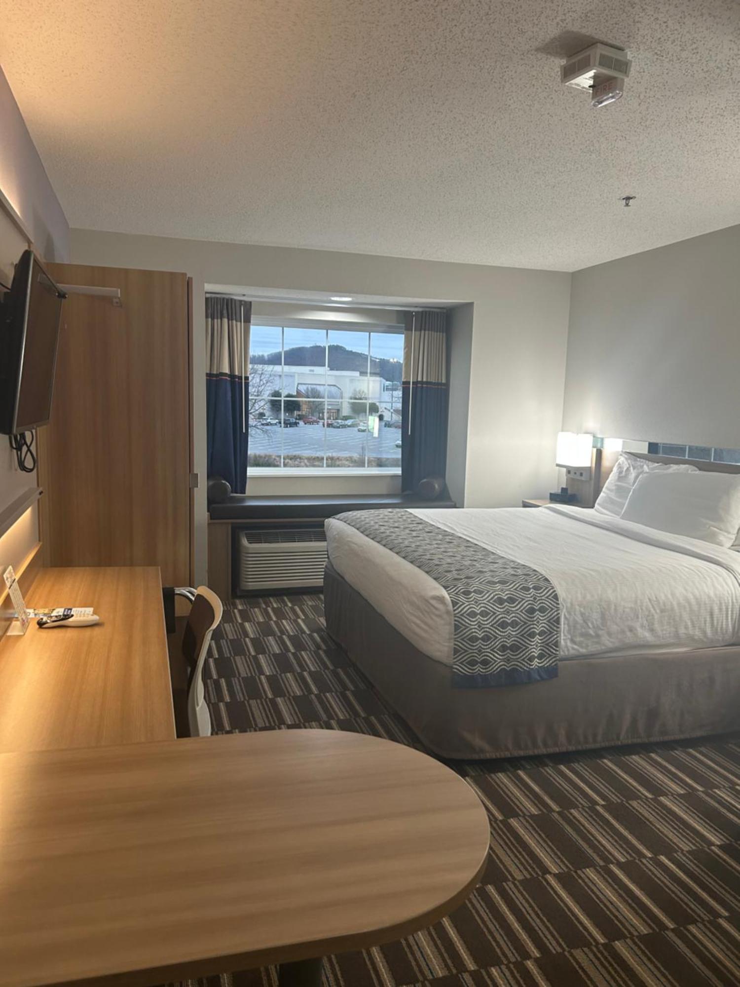 Microtel Inn & Suites By Wyndham Линчбърг Екстериор снимка